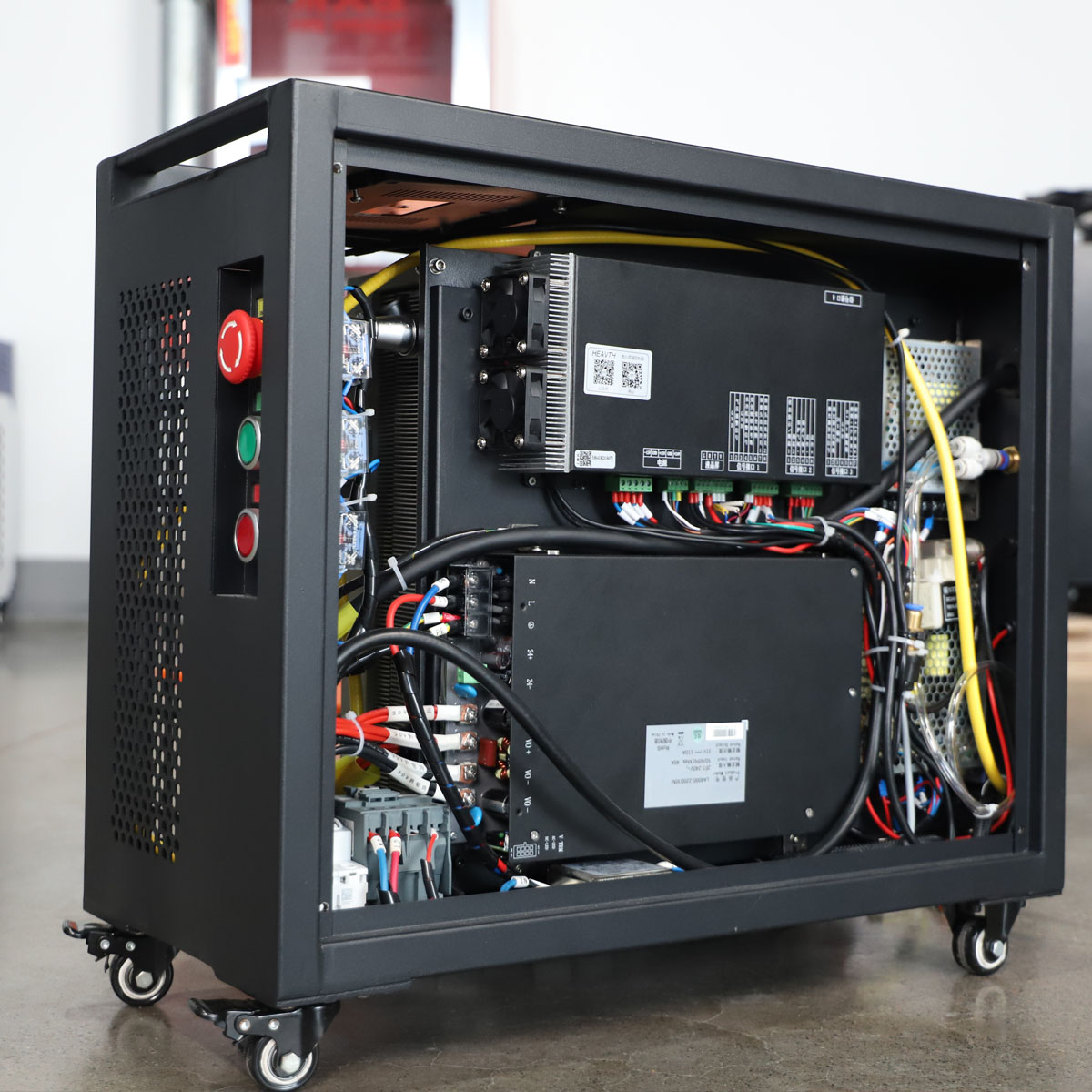 1500W 风冷便携式手持式光纤激光焊接机 3 合 1